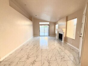 5134 Sandstone Dr in Las Vegas, NV - Building Photo - Building Photo