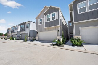 1518 Red Acer Dr in Houston, TX - Building Photo - Building Photo