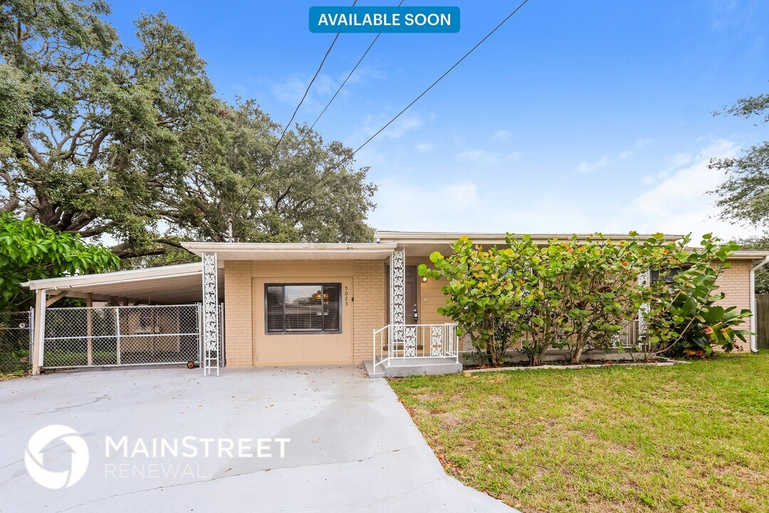 5023 Cougar Loop in Holiday, FL - Building Photo
