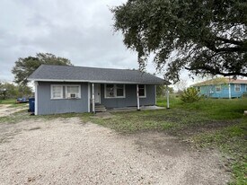 10912 Annaville Rd in Corpus Christi, TX - Building Photo