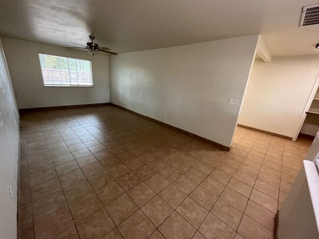 12975 Houston Ave in Hanford, CA - Building Photo - Building Photo