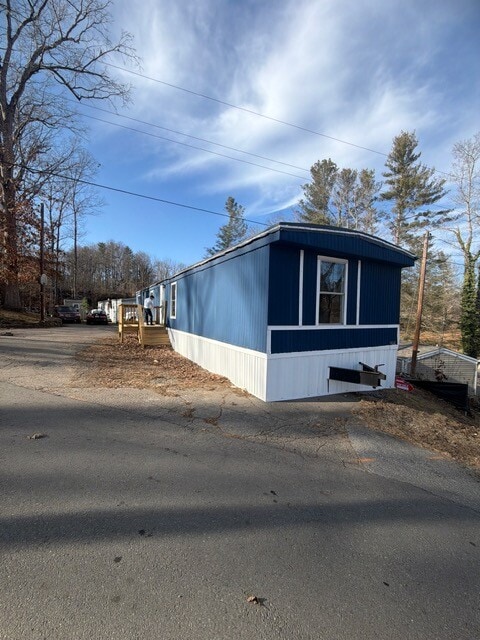 1075 Sweeten Creek Rd in Asheville, NC - Building Photo - Building Photo