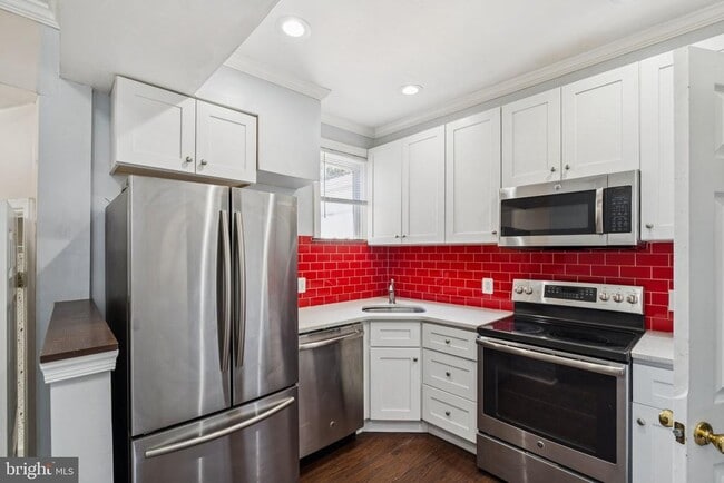 property at 1122 W Dauphin St