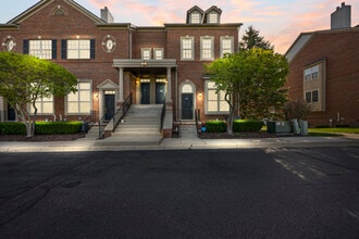 29374 Glen Oaks Blvd W in Farmington Hills, MI - Building Photo - Building Photo