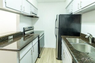 4044 Buena Vista St in Dallas, TX - Building Photo