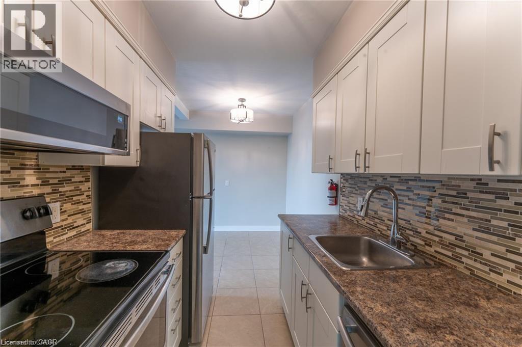 326 Hunter St E in Hamilton, ON - Building Photo