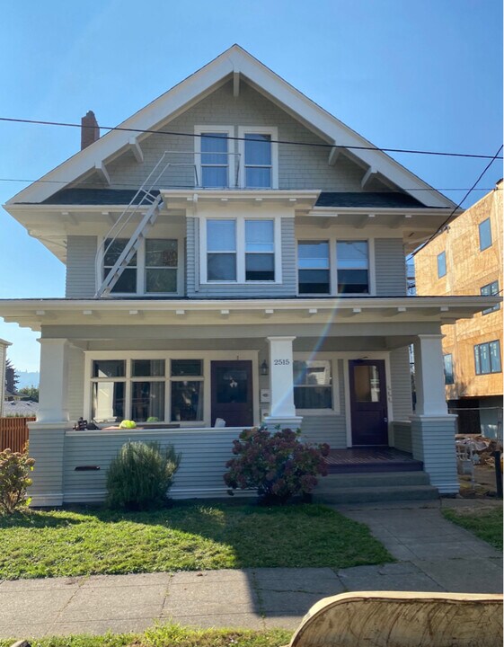 2515 SE 23rd Ave in Portland, OR - Foto de edificio