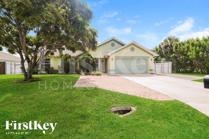 108 North Ave in Lehigh Acres, FL - Building Photo
