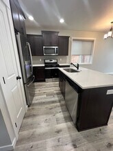 256 E Wayno Wy in Newberg, OR - Building Photo - Building Photo