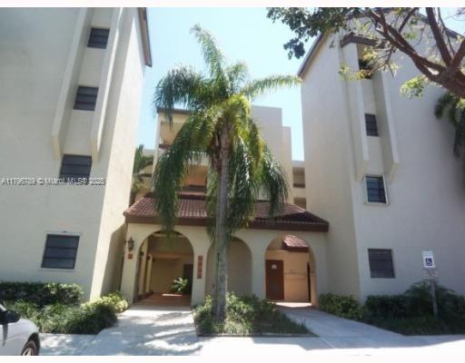 8933 SW 123rd Ct in Miami, FL - Building Photo