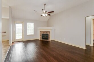 3835 Farm Pond Cove W, Unit 19E in Southaven, MS - Foto de edificio - Building Photo