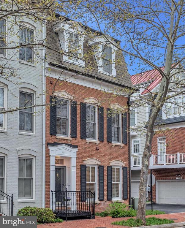 709 Carpenter Rd in Alexandria, VA - Building Photo - Building Photo