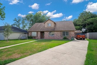 706 Yale Ln in Deer Park, TX - Building Photo - Building Photo
