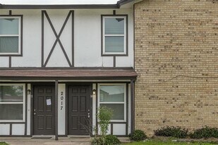 2017 Paisley Dr in Arlington, TX - Building Photo