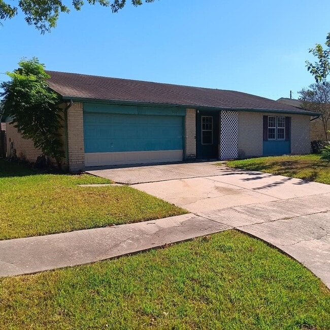 property at 10331 Rancho Bernardo Ln