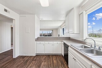 Paz Mar in Oxnard, CA - Foto de edificio - Building Photo