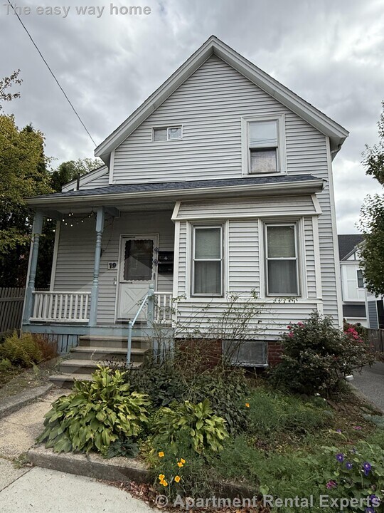 19 Porter St, Unit 2 in Somerville, MA - Building Photo