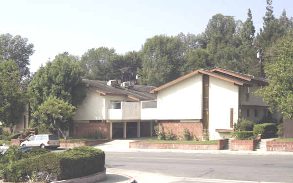 201 Casuda Canyon Dr in Monterey Park, CA - Foto de edificio