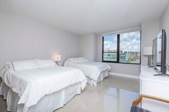 3505 S Ocean Dr in Hollywood, FL - Building Photo - Building Photo
