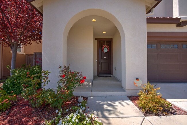 1175 Dartmouth Cir in Dixon, CA - Building Photo - Building Photo