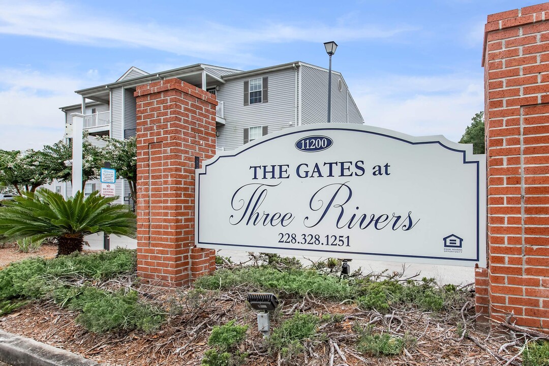 The Gates at Three Rivers in Gulfport, MS - Foto de edificio