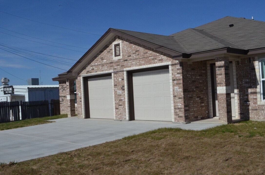 916 Industrial Ave in Copperas Cove, TX - Building Photo