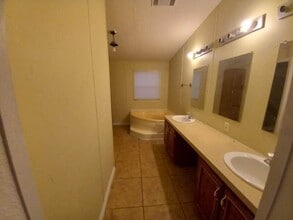 209 S Ave B in Burkburnett, TX - Building Photo - Building Photo