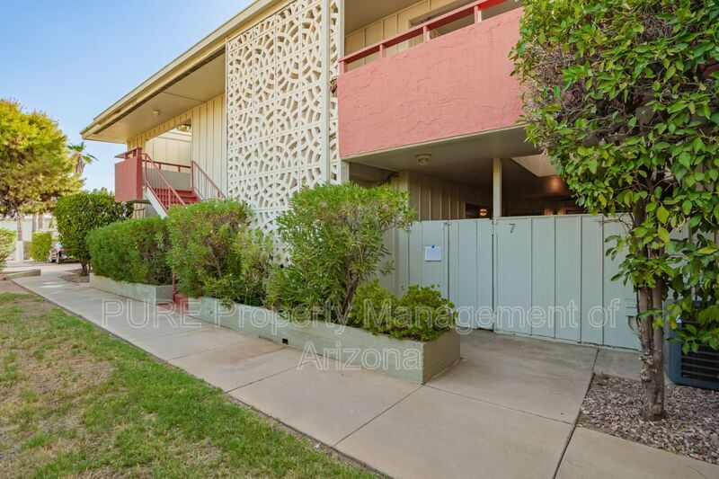 1030 E Bethany Home Rd in Phoenix, AZ - Building Photo