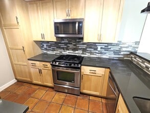 484 E California Blvd in Pasadena, CA - Building Photo - Building Photo