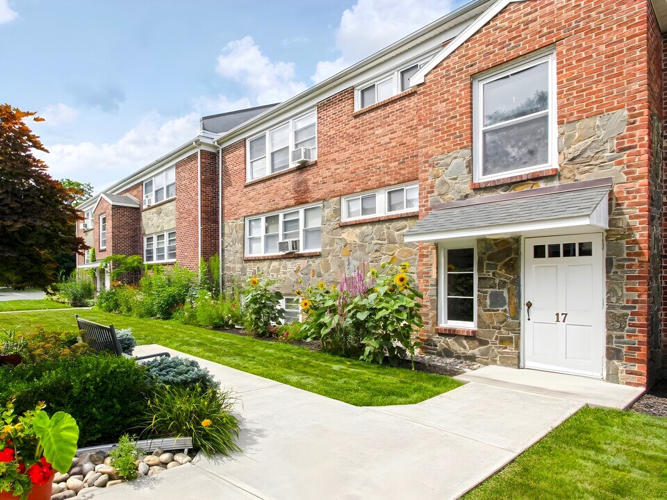 Menands Gardens Apartments in Menands, NY