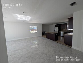 6104 S 3rd St in Tampa, FL - Building Photo - Building Photo