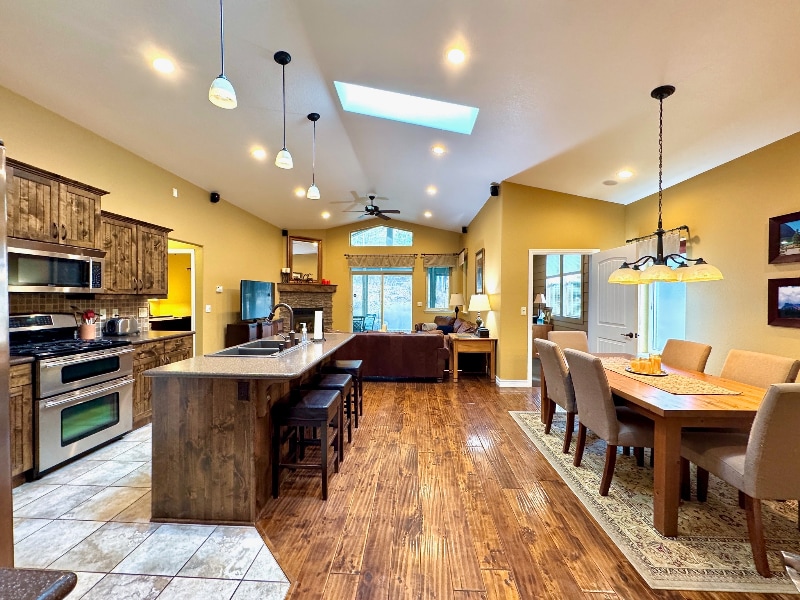 153 Oakmont Lp in Columbia Falls, MT - Building Photo