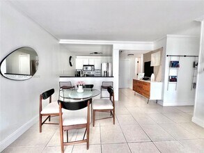 600 NE 36th St, Unit 2011 in Miami, FL - Foto de edificio - Building Photo