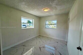 14313 SW 110th Ave in Miami, FL - Building Photo - Building Photo