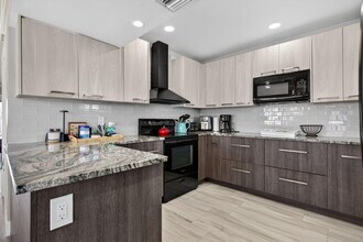 999 N Riverside Dr in Pompano Beach, FL - Foto de edificio - Building Photo