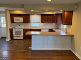 15 W Floral Ave in Pleasantville, NJ - Building Photo