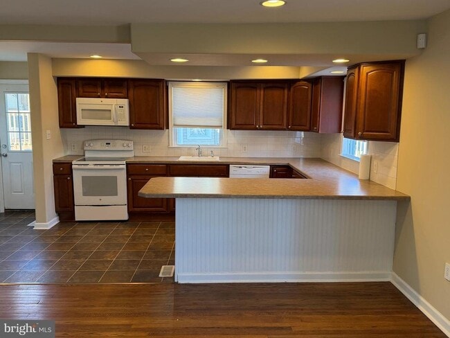 property at 15 W Floral Ave