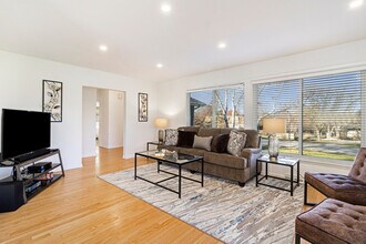1555 Orchard Rd in Wheaton, IL - Building Photo - Building Photo