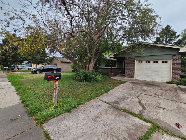 3616 Anemone Cir