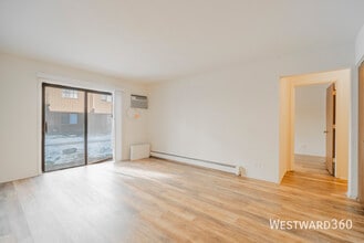 10413 Dearlove Rd in Glenview, IL - Building Photo - Building Photo