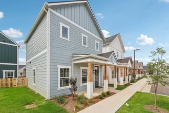 Magnolia Row in Oklahoma City, OK - Foto de edificio - Building Photo