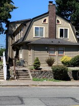 5617-5619 15th Ave NE in Seattle, WA - Building Photo