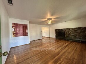 209 Willow Ave in Roseville, CA - Building Photo - Building Photo