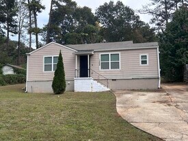 1368 Alverado Way in Decatur, GA - Building Photo