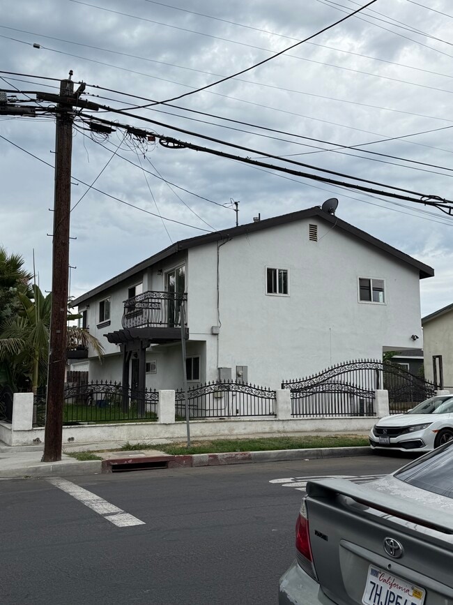 1875 Lemon Ave, Unit B