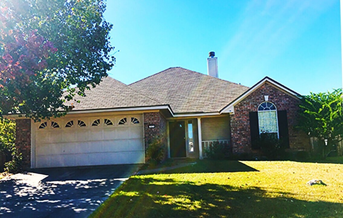 1620 Williamsburg Dr in Bossier City, LA - Building Photo