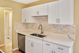 3382 Fox Hill Rd in Aurora, IL - Building Photo - Building Photo