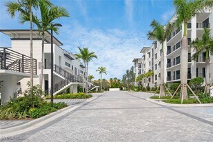 1111 Central Ave in Naples, FL - Building Photo