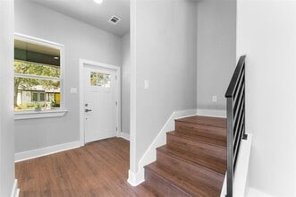 612 N Robinson St in Cleburne, TX - Building Photo - Building Photo