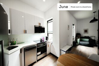 Private bedroom in 3 bed/3 bath Home in Queens, NY - Building Photo - Building Photo